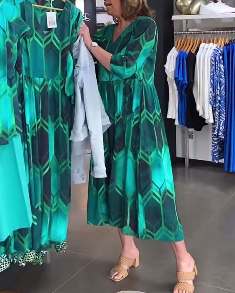 Three-quarter sleeves V-neck printed dress