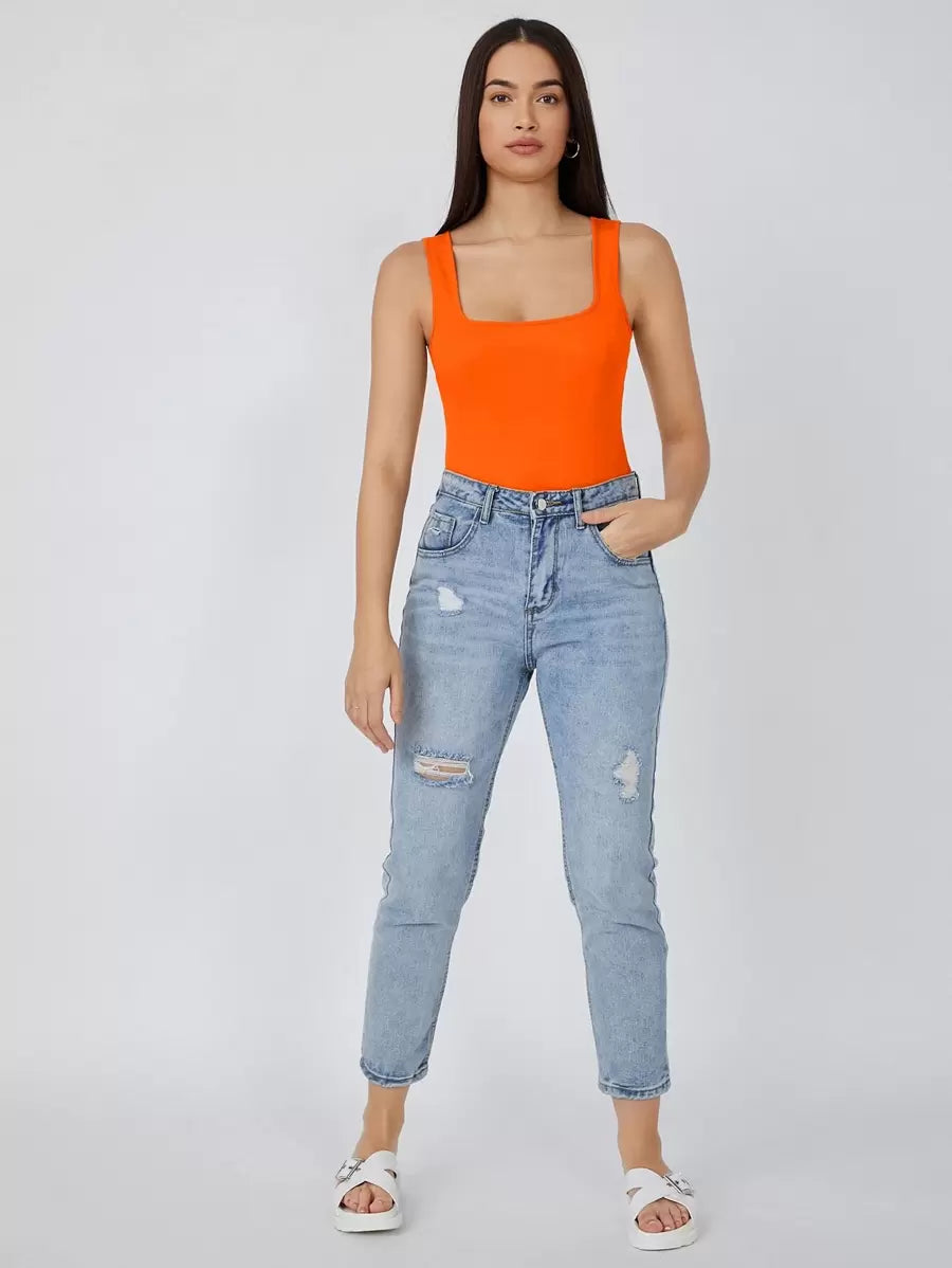 Camiseta básica de cuello cuadrado