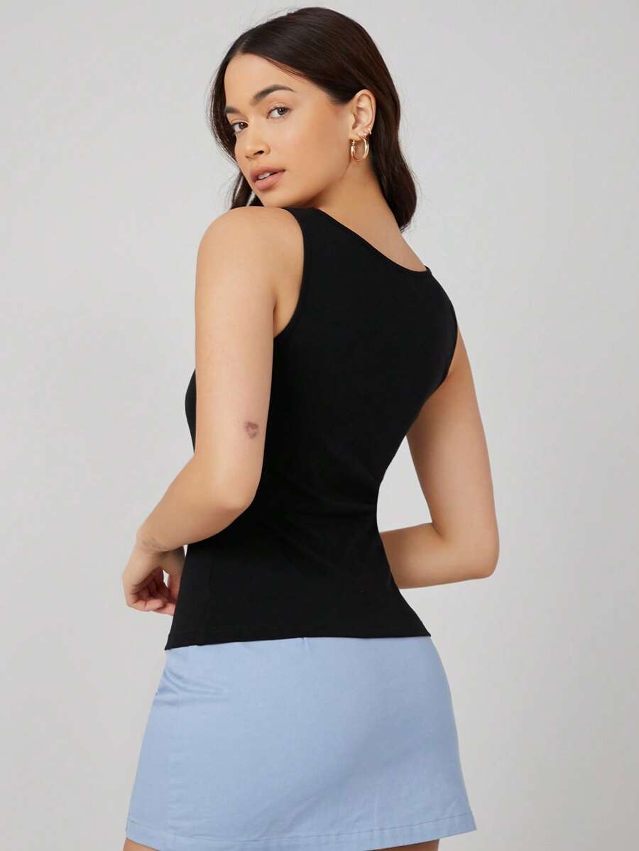 Camiseta básica de cuello cuadrado